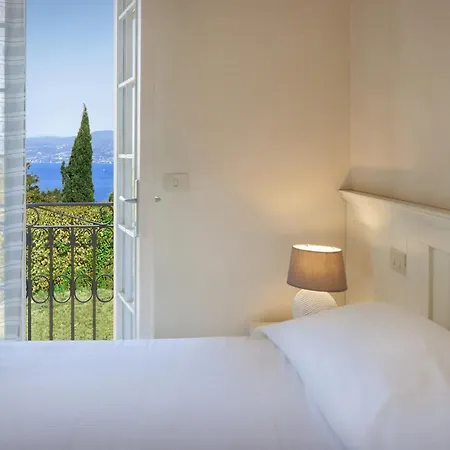 Villa Ilaria With Private Pool And Lake View Torri Del Benaco