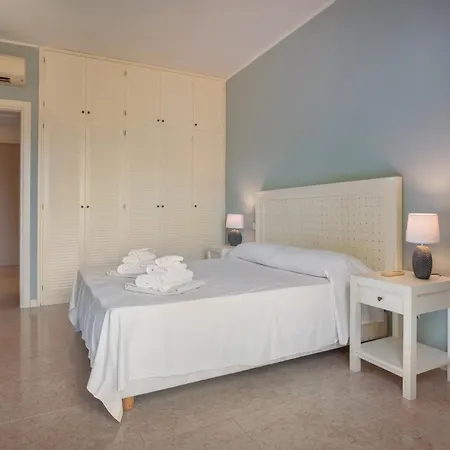 Villa Ilaria With Private Pool And Lake View Torri Del Benaco